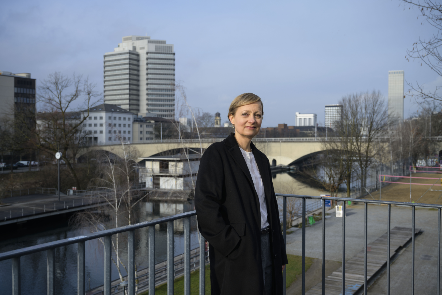 Klarer Verstand und spitze Feder: Die Rechtsanwältin und UZH-Alumna Cordelia Bähr ist der juristische Kopf hinter der erfolgreichen Klage der Schweizer Klimaseniorinnen beim Europäischen Gerichtshof für Menschenrechte.